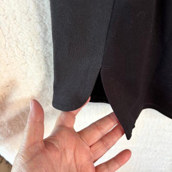 Nic + Zoe Black Sleeveless Top with keyhole on back Size M - Picture 3 of 9